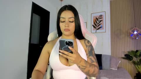 Snapshot of cameroncollinss chatting on 10/15/25, 08:31 Cameron online show from 10/15/25, 08:31