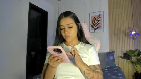 Snapshot of cameroncollinss chatting on 10/27/25, 08:02 Cameron online show from 10/27/25, 08:02