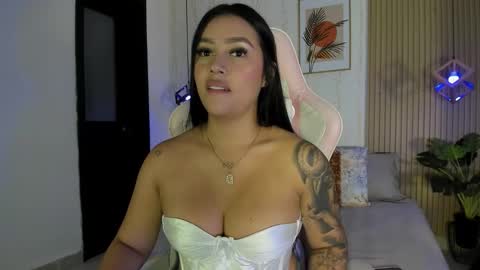 Snapshot of cameroncollinss chatting on 11/15/25, 09:21 Cameron online show from 11/15/25, 09:21