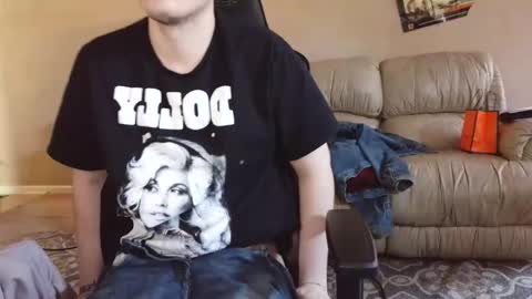 Snapshot of camerondt chatting on 12/13/25, 08:47 camerondt online show from 12/13/25, 08:47