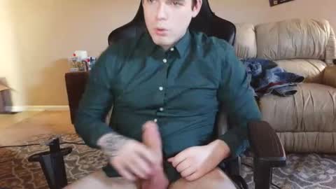 Snapshot of camerondt chatting on 12/18/25, 03:07 camerondt online show from 12/18/25, 03:07