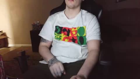 Snapshot of camerondt chatting on 12/20/25, 01:23 camerondt online show from 12/20/25, 01:23