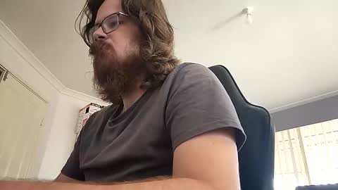 Snapshot of cameronjude chatting on 10/29/25, 04:04 cameronjude online show from 10/29/25, 04:04