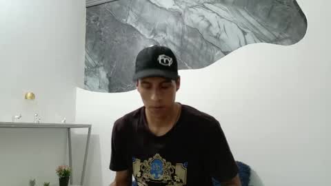 Snapshot of cameronsilverman chatting on 05/21/26, 07:21 cameronsilverman online show from 05/21/26, 07:21
