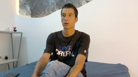 Snapshot of cameronsilverman chatting on 06/11/26, 07:23 cameronsilverman online show from 06/11/26, 07:23
