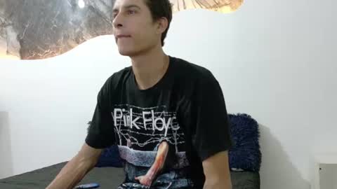 Snapshot of cameronsilverman chatting on 06/15/26, 09:06 cameronsilverman online show from 06/15/26, 09:06