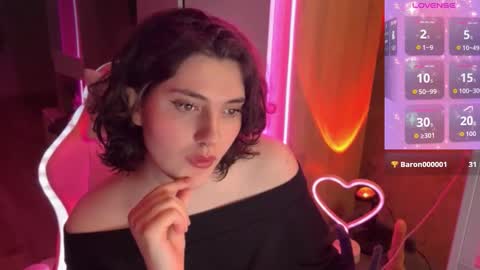 Snapshot of camgirl_xx chatting on 02/16/26, 04:14 Marta online show from 02/16/26, 04:14