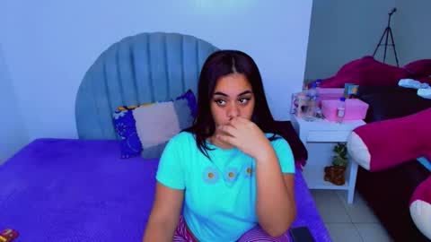 Snapshot of cami_bunnygirlx chatting on 10/24/25, 10:33 CAMI online show from 10/24/25, 10:33