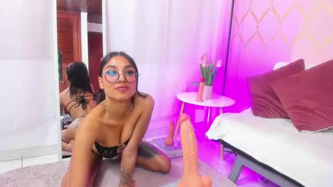 Snapshot of cami_evanns chatting on 02/09/25, 04:25 Camila online show from 02/09/25, 04:25