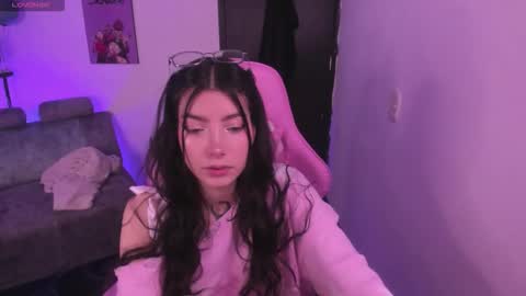 Snapshot of cami_mila99 chatting on 12/01/25, 10:26 CAMI online show from 12/01/25, 10:26