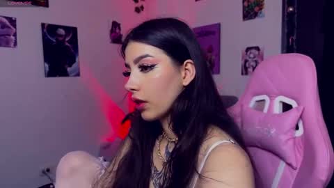 Snapshot of cami_mila99 chatting on 01/06/26, 12:25 CAMI online show from 01/06/26, 12:25