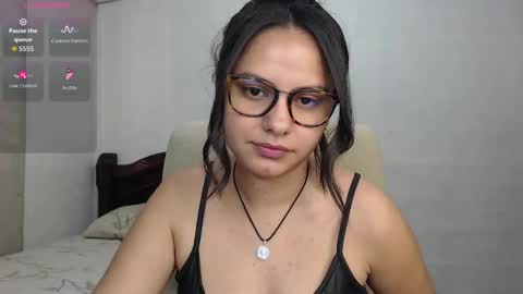 Camila Valbuena online show from 09/27/25, 08:14