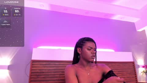 Snapshot of camiestrada chatting on 01/12/25, 10:43 camiestrada online show from 01/12/25, 10:43