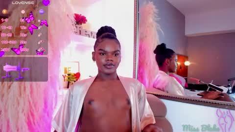 Snapshot of camiestrada chatting on 02/03/25, 11:36 camiestrada online show from 02/03/25, 11:36