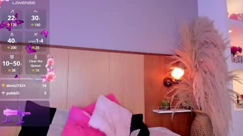 Snapshot of camiestrada chatting on 02/07/25, 11:55 camiestrada online show from 02/07/25, 11:55