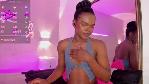 Snapshot of camiestrada chatting on 02/10/25, 04:14 camiestrada online show from 02/10/25, 04:14