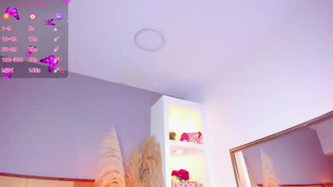 Snapshot of camiestrada chatting on 03/10/25, 09:18 camiestrada online show from 03/10/25, 09:18