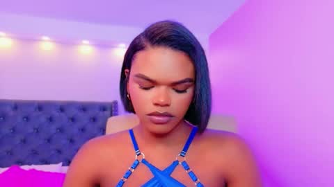 Snapshot of camiestrada chatting on 09/12/25, 02:11 camiestrada online show from 09/12/25, 02:11