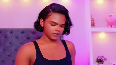 Snapshot of camiestrada chatting on 09/15/25, 12:10 camiestrada online show from 09/15/25, 12:10