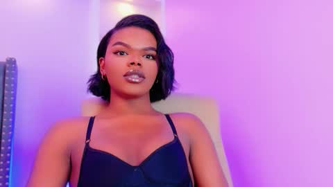 Snapshot of camiestrada chatting on 09/16/25, 12:06 camiestrada online show from 09/16/25, 12:06