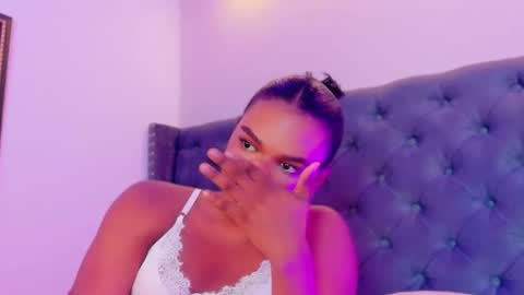 Snapshot of camiestrada chatting on 09/23/25, 02:36 camiestrada online show from 09/23/25, 02:36