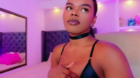 Snapshot of camiestrada chatting on 09/29/25, 09:19 camiestrada online show from 09/29/25, 09:19