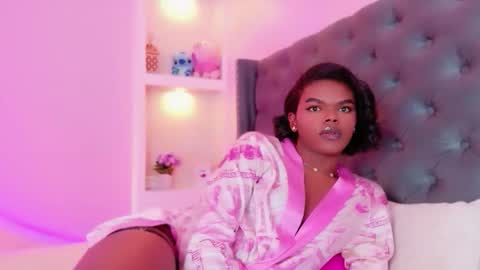 Snapshot of camiestrada chatting on 10/05/25, 11:02 camiestrada online show from 10/05/25, 11:02