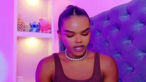 Snapshot of camiestrada chatting on 10/19/25, 10:05 camiestrada online show from 10/19/25, 10:05