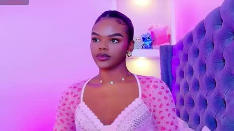 Snapshot of camiestrada chatting on 11/21/25, 06:06 camiestrada online show from 11/21/25, 06:06