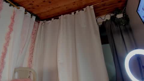 Snapshot of camiilalopee chatting on 09/14/25, 12:21 Camii Lopez online show from 09/14/25, 12:21