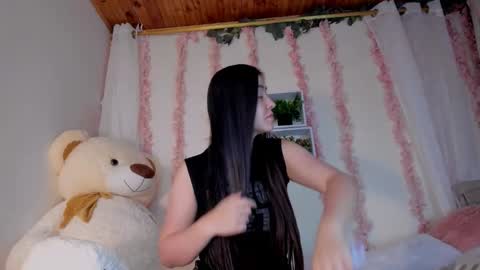 Snapshot of camiilalopee chatting on 09/28/25, 02:11 Camii Lopez online show from 09/28/25, 02:11