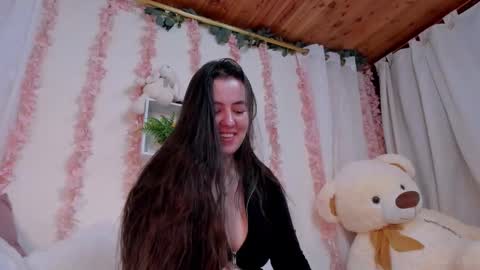 Snapshot of camiilalopee chatting on 10/25/25, 04:13 Camii Lopez online show from 10/25/25, 04:13