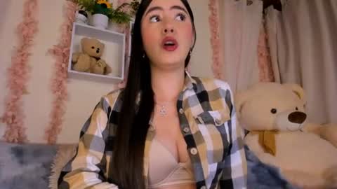 Snapshot of camiilalopee chatting on 06/19/26, 09:29 Camii Lopez online show from 06/19/26, 09:29
