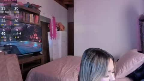 Snapshot of camijhonss chatting on 10/06/25, 01:03 camijhonss online show from 10/06/25, 01:03