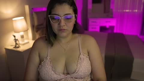 Camila buitrago online show from 12/08/24, 10:03