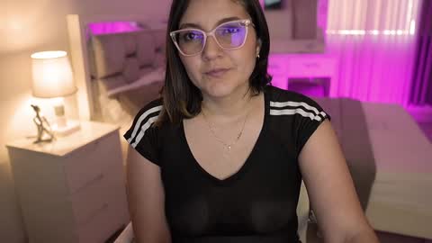 Camila buitrago online show from 12/25/24, 09:00