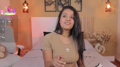 camila_bustamante_ online show from 11/10/25, 03:22