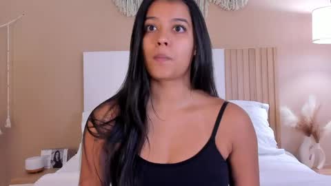 camila_bustamante_ online show from 04/22/26, 01:45