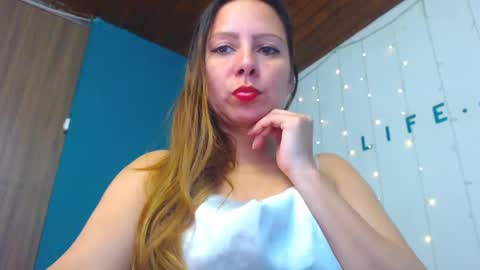 Snapshot of camila_delarosa chatting on 12/05/24, 12:55 camila online show from 12/05/24, 12:55