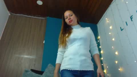 Snapshot of camila_delarosa chatting on 12/21/24, 12:38 camila online show from 12/21/24, 12:38