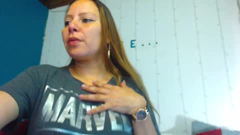 Snapshot of camila_delarosa chatting on 01/14/25, 01:06 camila online show from 01/14/25, 01:06