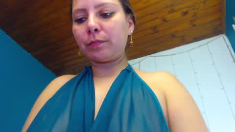 Snapshot of camila_delarosa chatting on 01/21/25, 04:27 camila online show from 01/21/25, 04:27