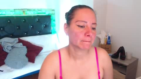 Snapshot of camila_delarosa chatting on 09/10/25, 05:35 camila online show from 09/10/25, 05:35