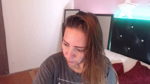 Snapshot of camila_delarosa chatting on 10/18/25, 12:28 camila online show from 10/18/25, 12:28