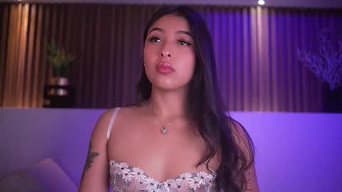 Camila online show from 11/19/25, 04:01