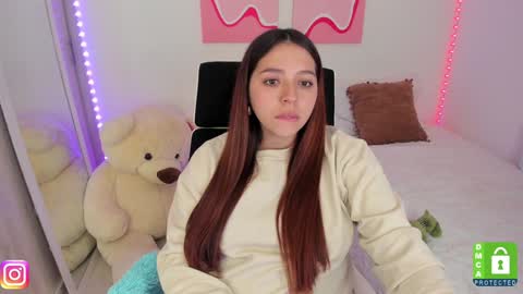 Snapshot of camila_ec2 chatting on 02/06/25, 12:00 C A M I online show from 02/06/25, 12:00