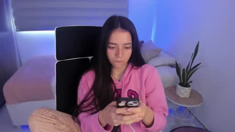  C A M I  online show from 04/04/26, 04:04