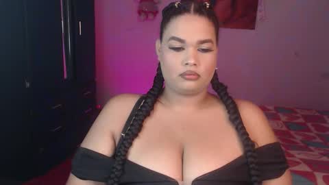 Snapshot of camila_fuenmayor chatting on 10/16/25, 07:04 online show from 10/16/25, 07:04