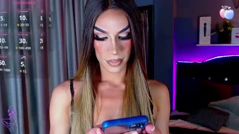 Snapshot of camila_hoottie chatting on 02/28/25, 03:37 Camila online show from 02/28/25, 03:37