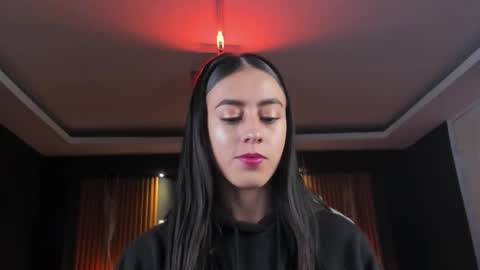 camila_martinez9 online show from 10/23/25, 11:31